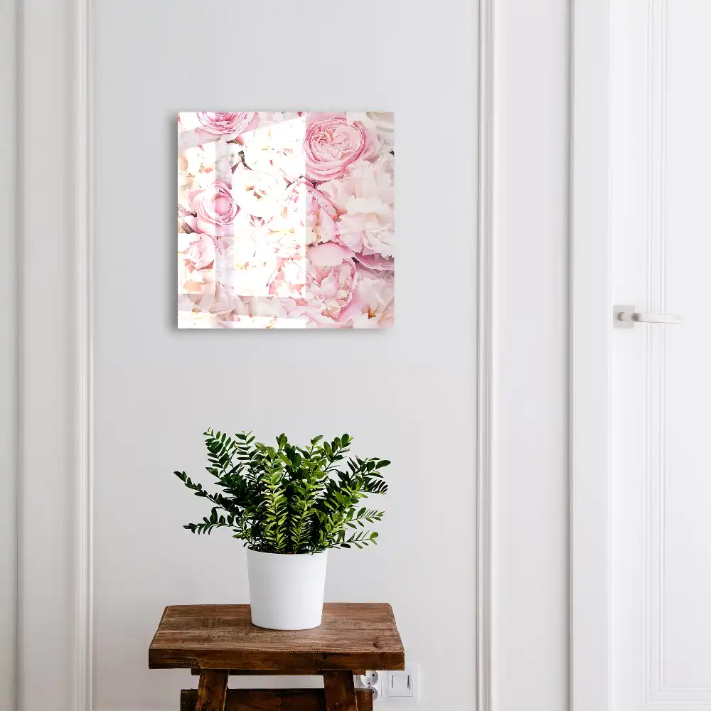 Dulapior pentru chei cu model floral pastelat elegant