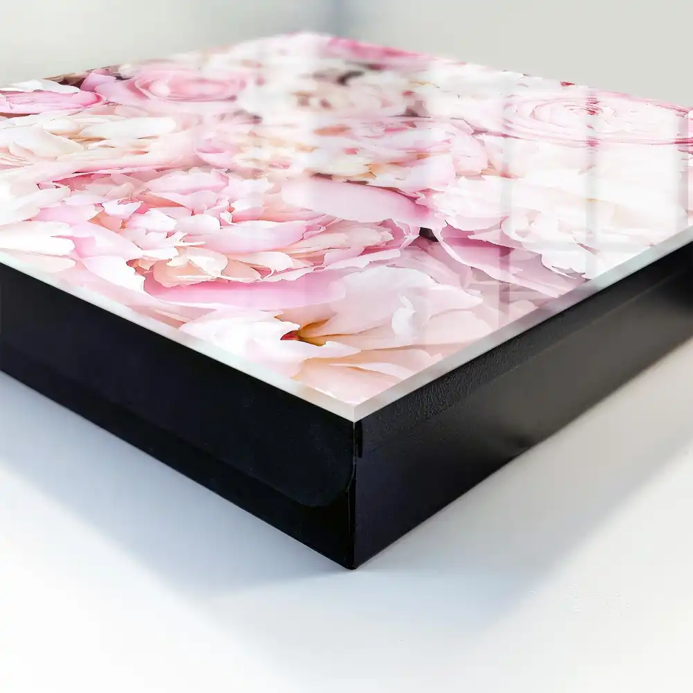 Dulapior pentru chei cu model floral pastelat elegant