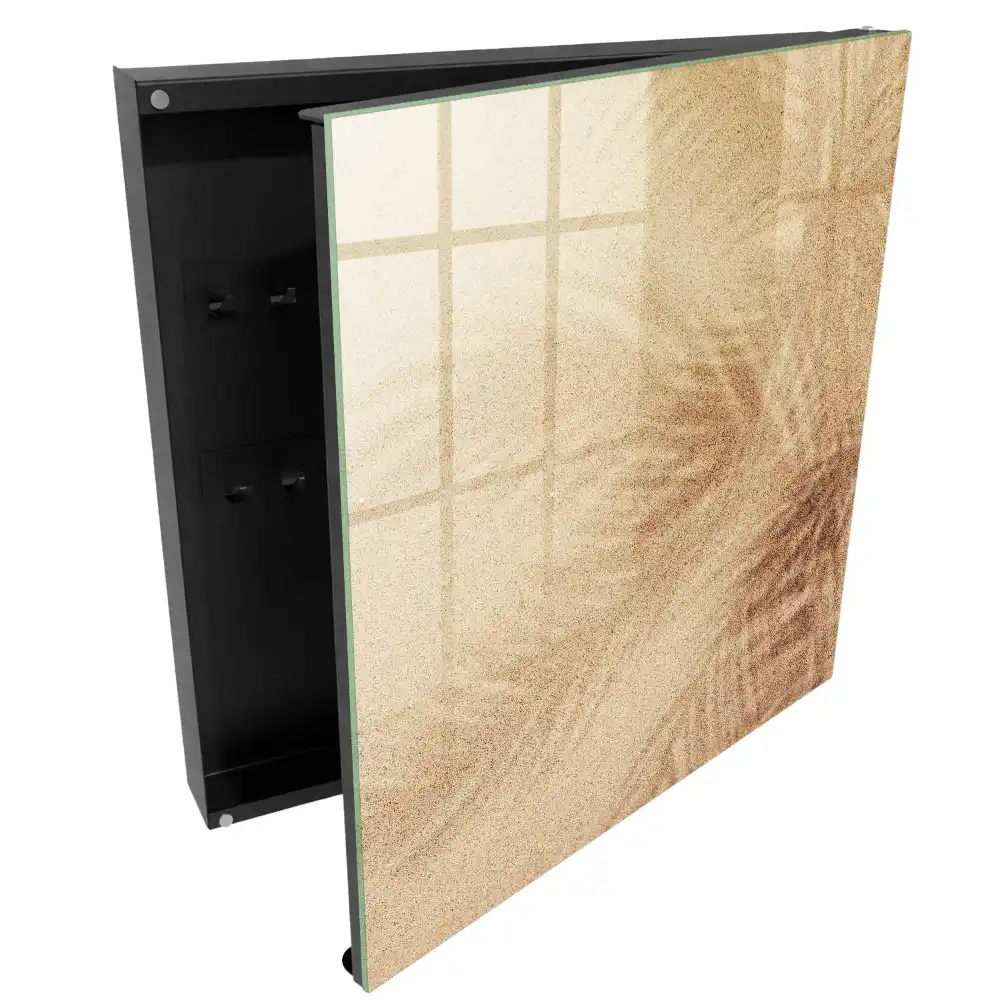 Dulapior pentru chei cu design cu linii delicate pe fundal bej texturat