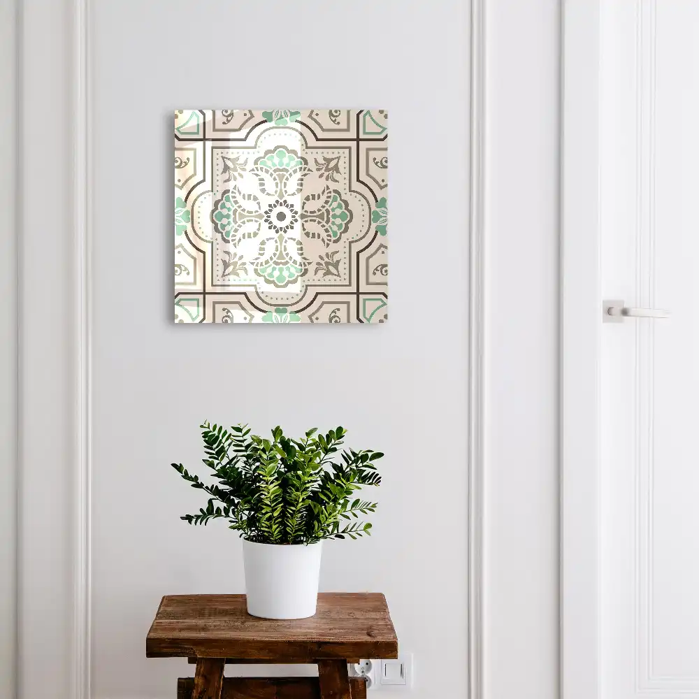 Casetă pentru chei cu design discret și motive vegetale