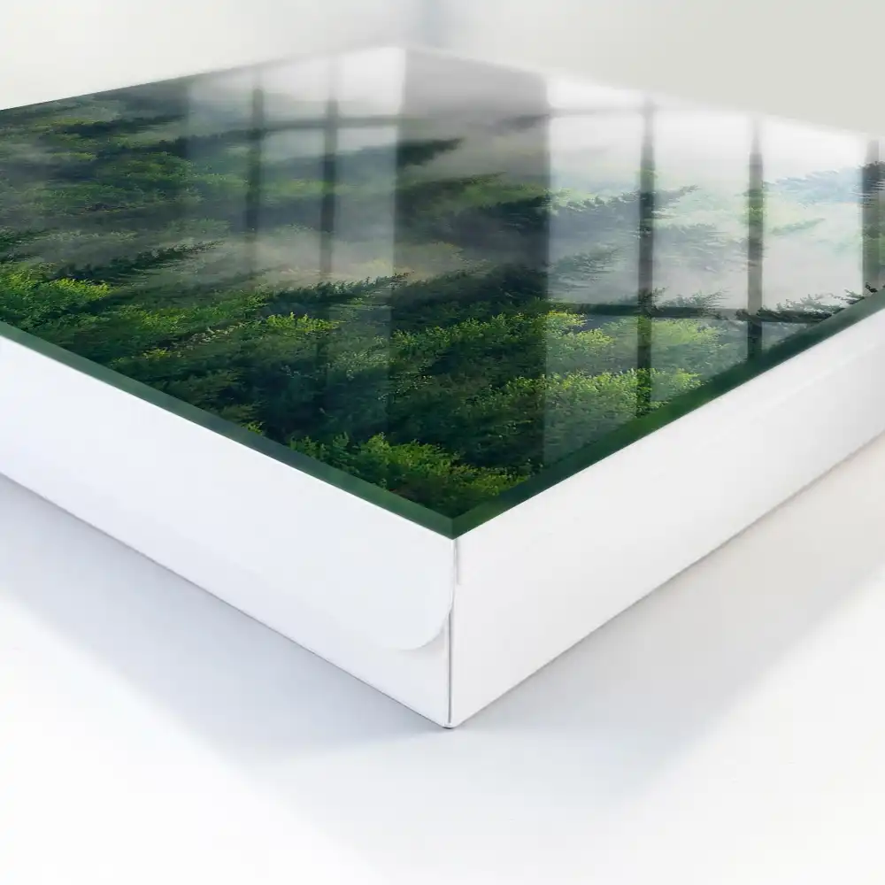 Casetă pentru chei cu design de pădure în ceață