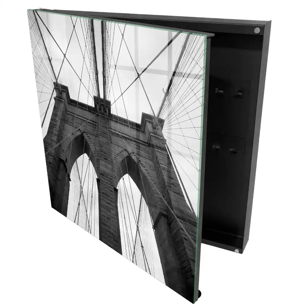 Casetă pentru chei cu design arhitectural minimalist și simetric