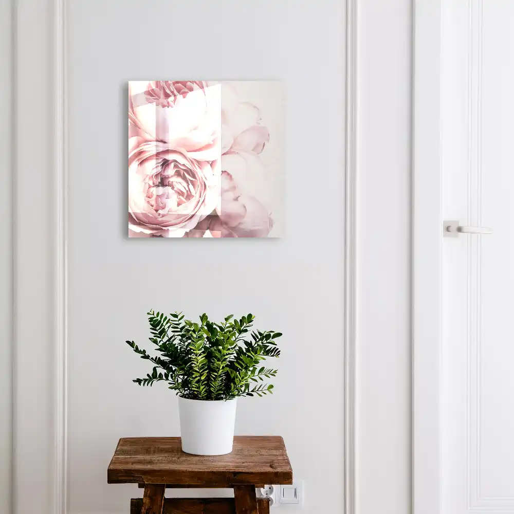 Dulapior pentru chei cu design floral roz elegant