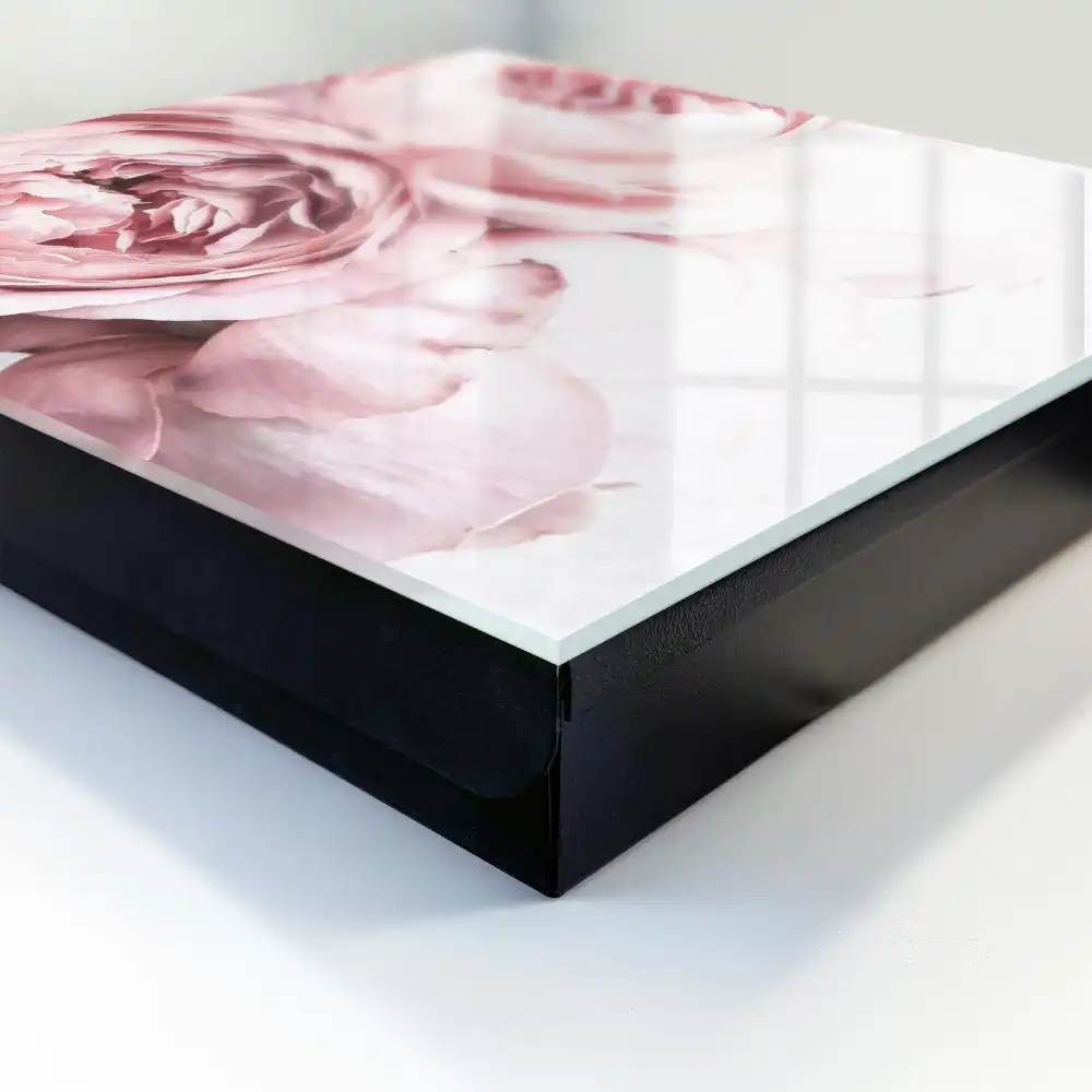 Dulapior pentru chei cu design floral roz elegant
