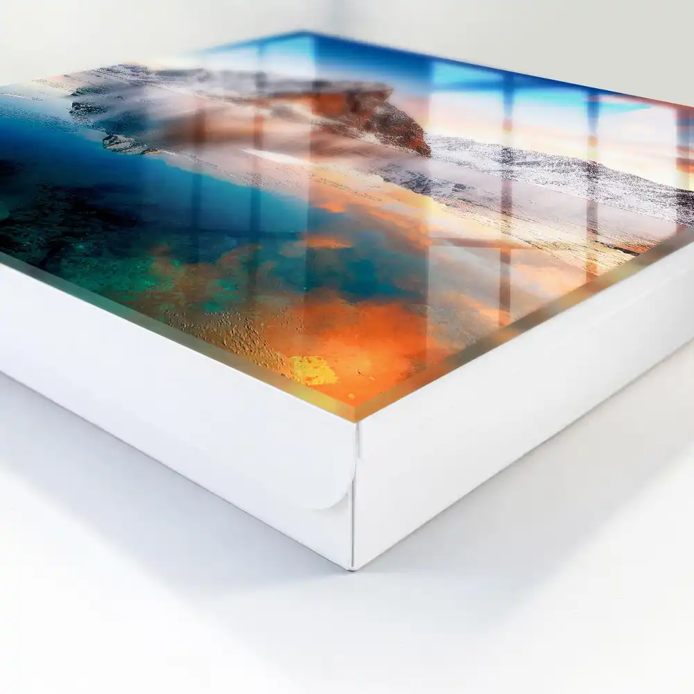 Casetă pentru chei cu design montan și reflexie în lac la răsărit