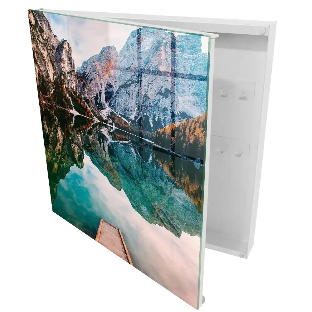 Casetă pentru chei cu design montan și lac în culori vii