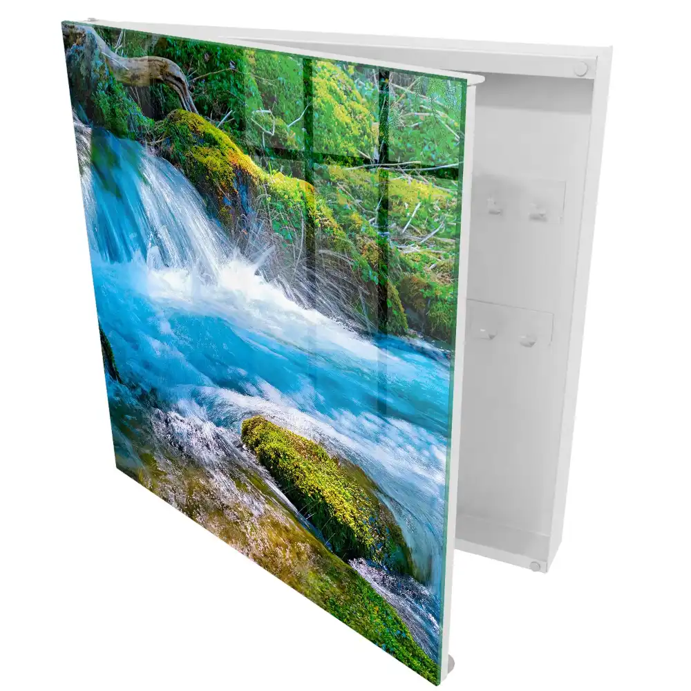 Casetă pentru chei cu design de cascadă pitorească în verdeață