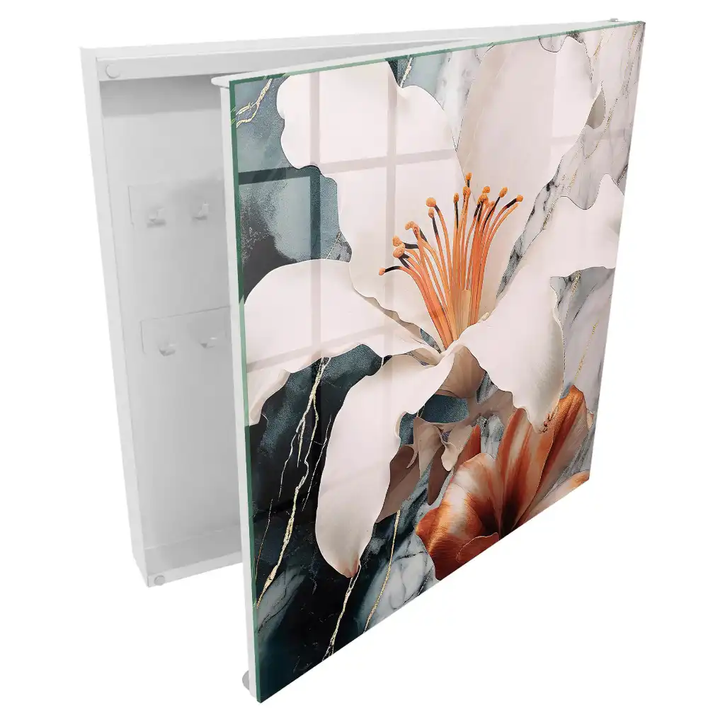 Suport pentru chei pe perete cu model floral subtil și decor contrastant