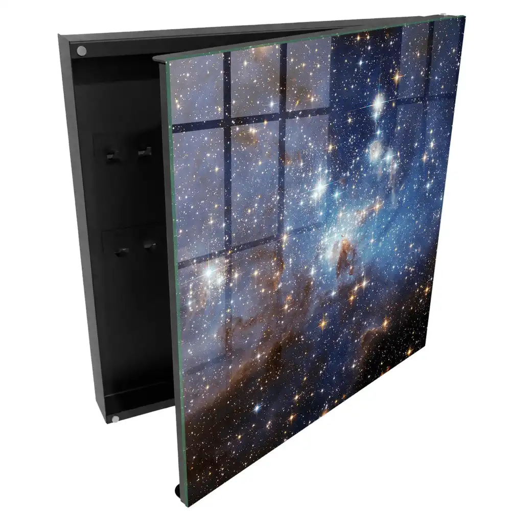 Dulap pentru chei cu design spațial reprezentând stele și nebuloasă albastră