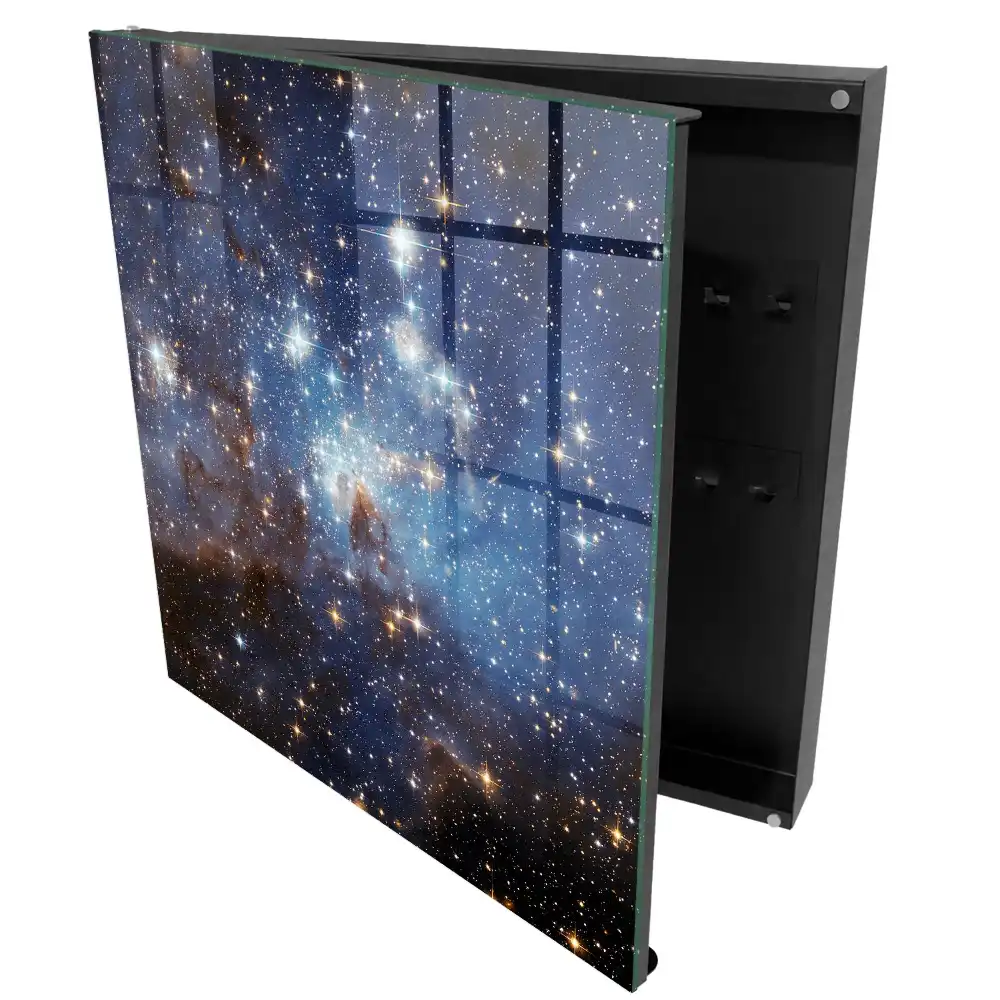 Dulap pentru chei cu design spațial reprezentând stele și nebuloasă albastră
