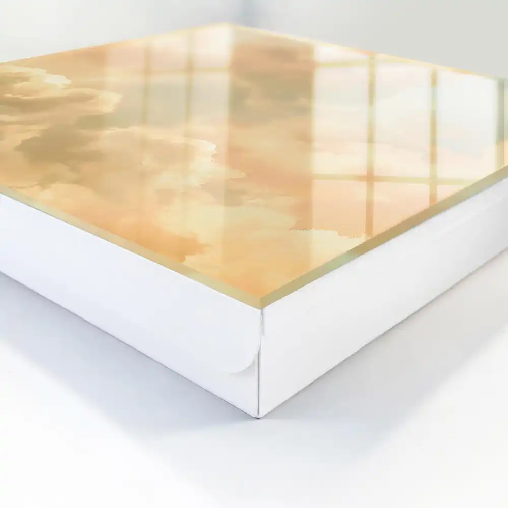 Suport pentru chei de perete cu design nori pe un cer pastelat