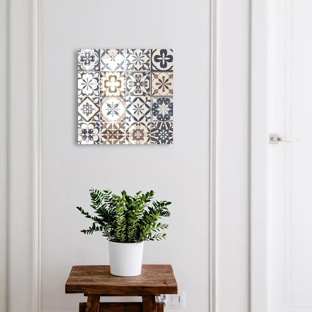 Casetă pentru chei cu design geometric în nuanțe pământii și albastre