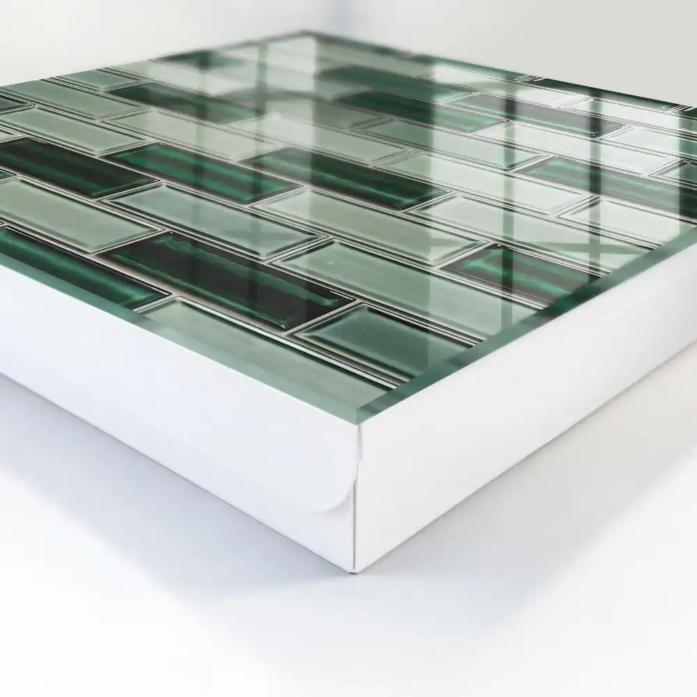 Suport de perete pentru chei în nuanțe de verde și turcoaz cu design modern