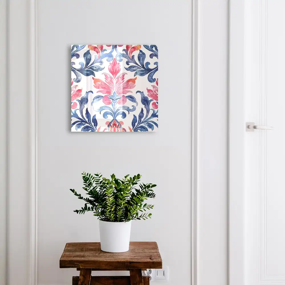 Suport decorativ pentru chei de perete cu ornamente colorate