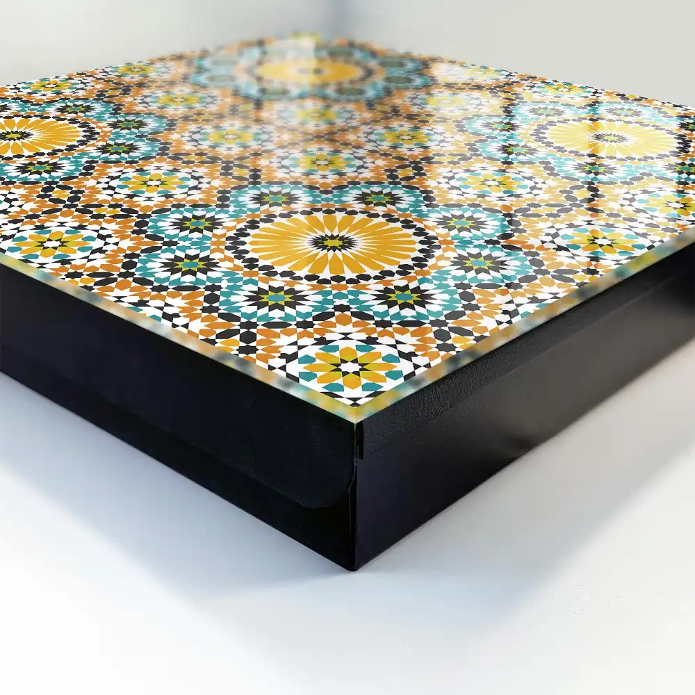 Dulapior pentru chei cu design geometric colorat