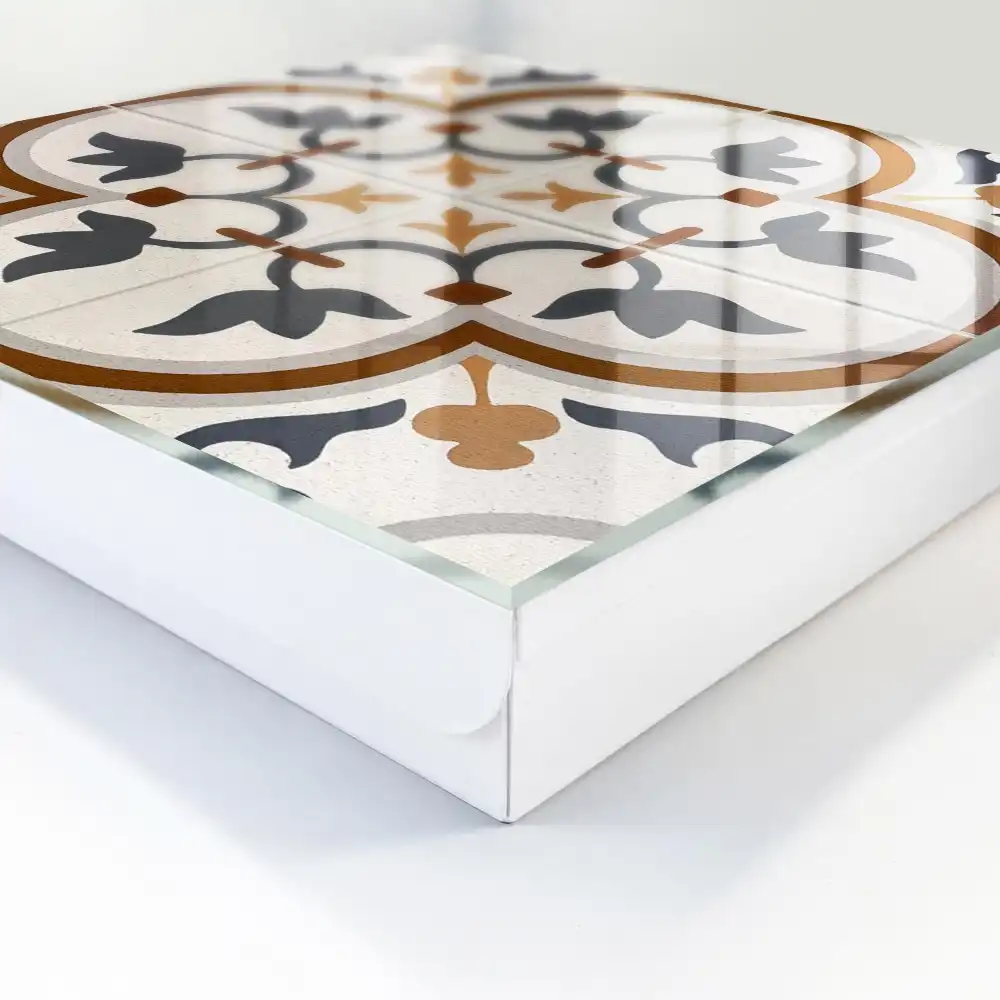 Cutie pentru chei de perete cu design geometric floral în nuanțe de bej și gri