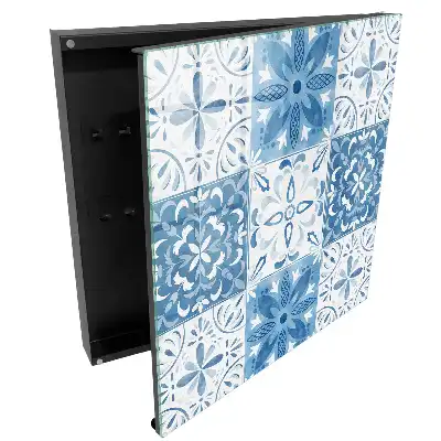 Dulapior pentru chei cu model de plăci decorative albastre și albe