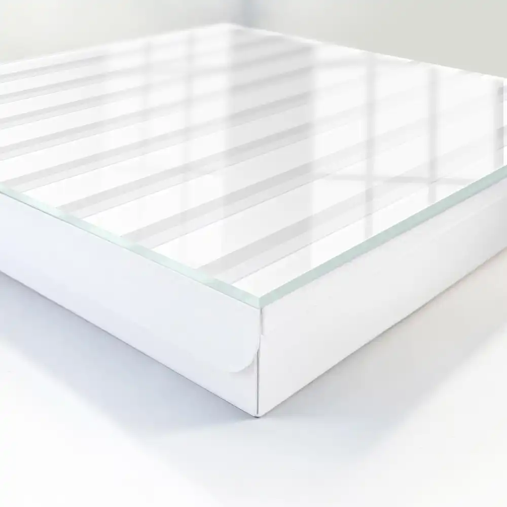 Casetă pentru chei cu dungi verticale gri în stil minimalist
