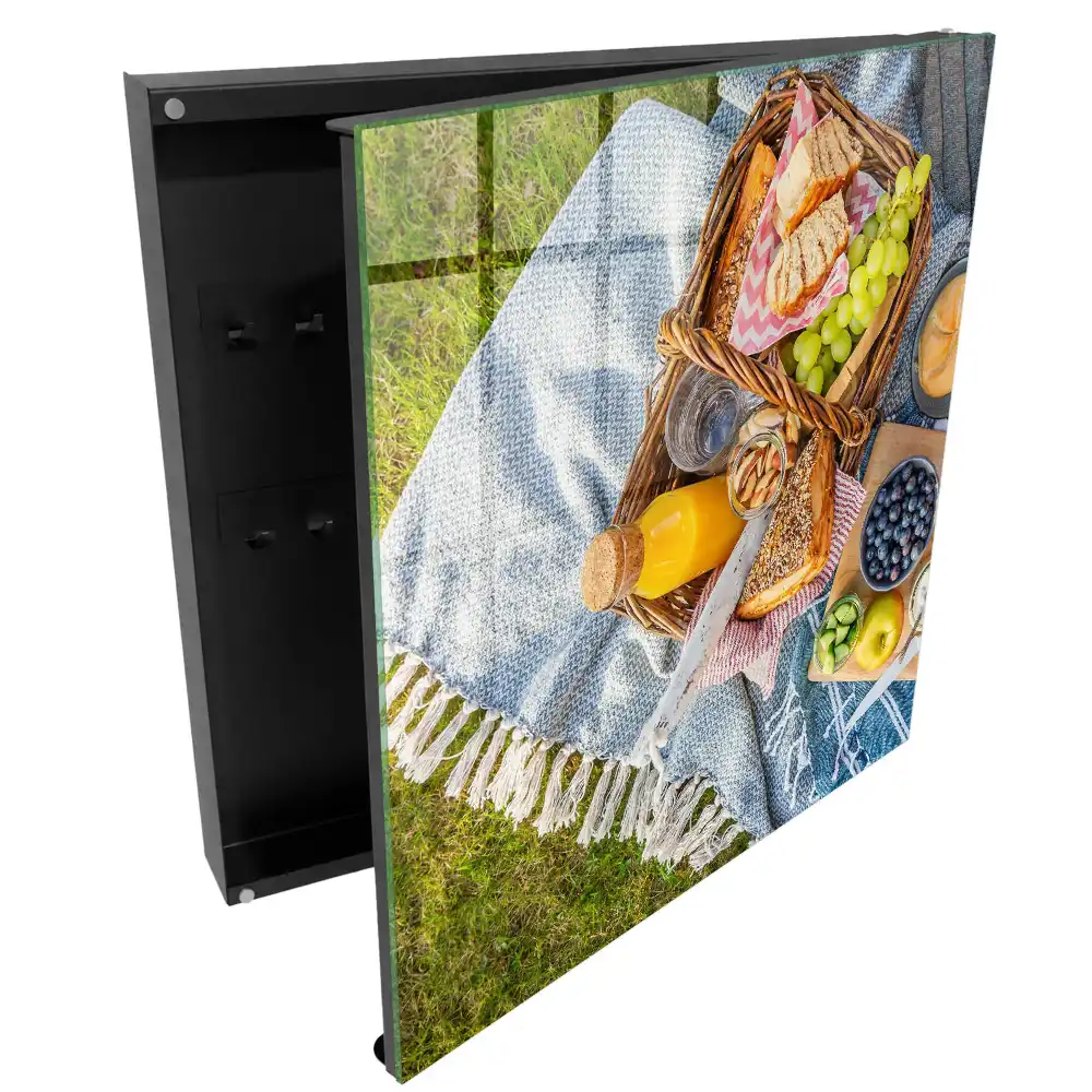 Suport de perete pentru chei model picnic pe iarbă cu bunătăți