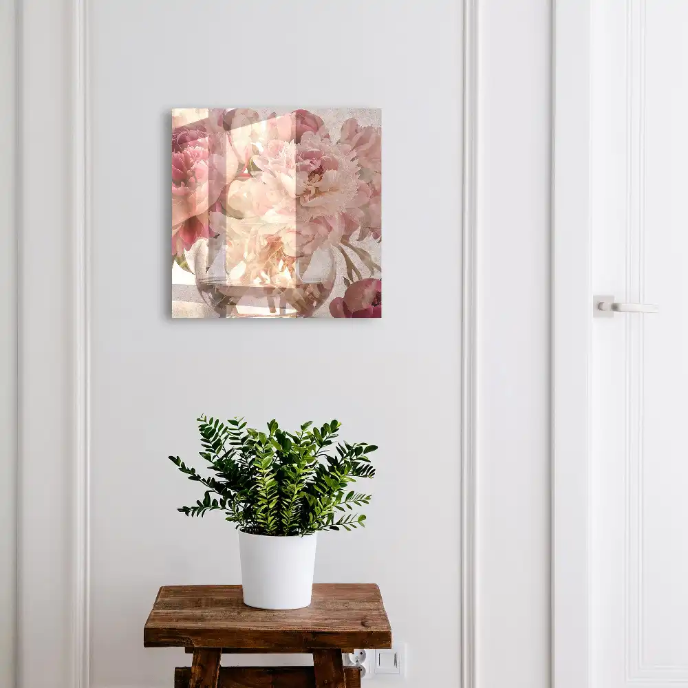 Dulapior pentru chei cu model floral și vază transparentă