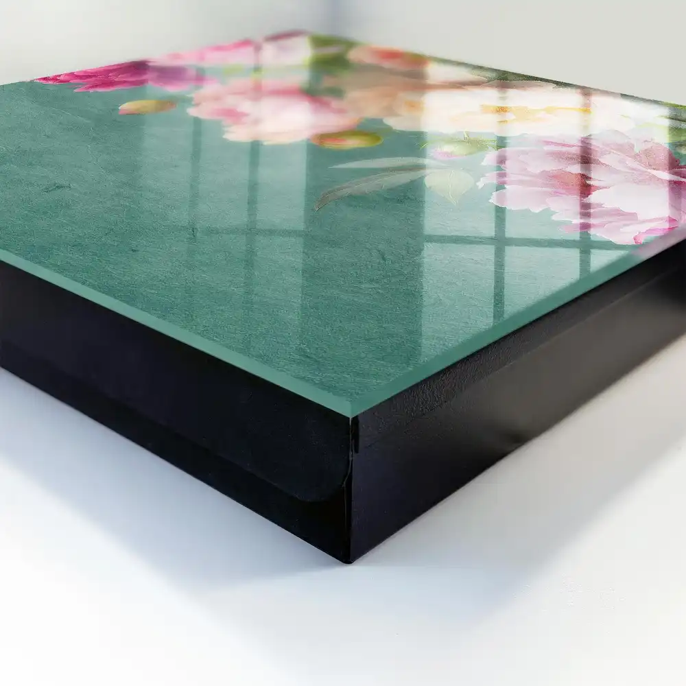 Suport pentru chei pe perete cu imprimeu floral pe fundal verde