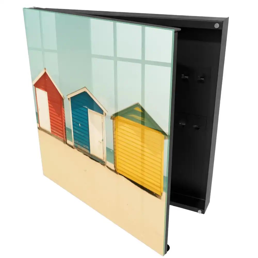 Suport de chei pentru perete cu design de cabane de plajă în culori vii cu fundal marin