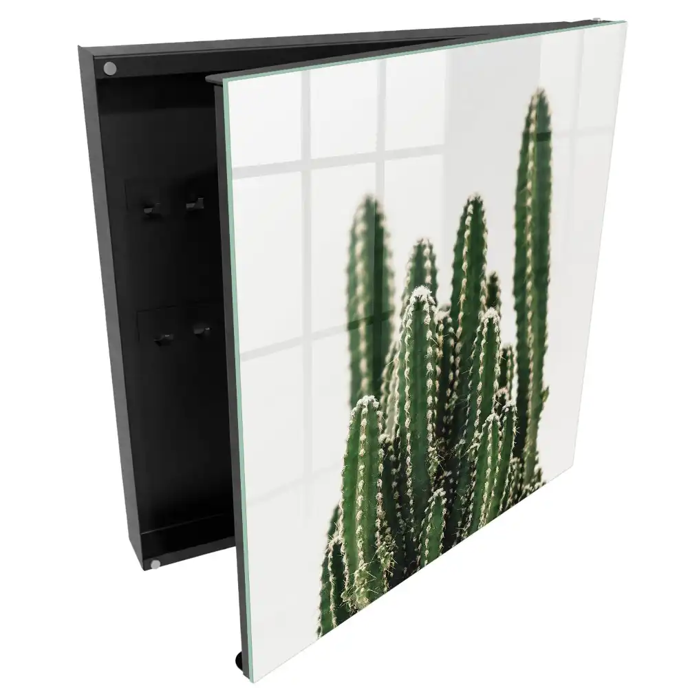 Cuier de perete pentru chei cu model de cactuși pe fundal alb în stil modern