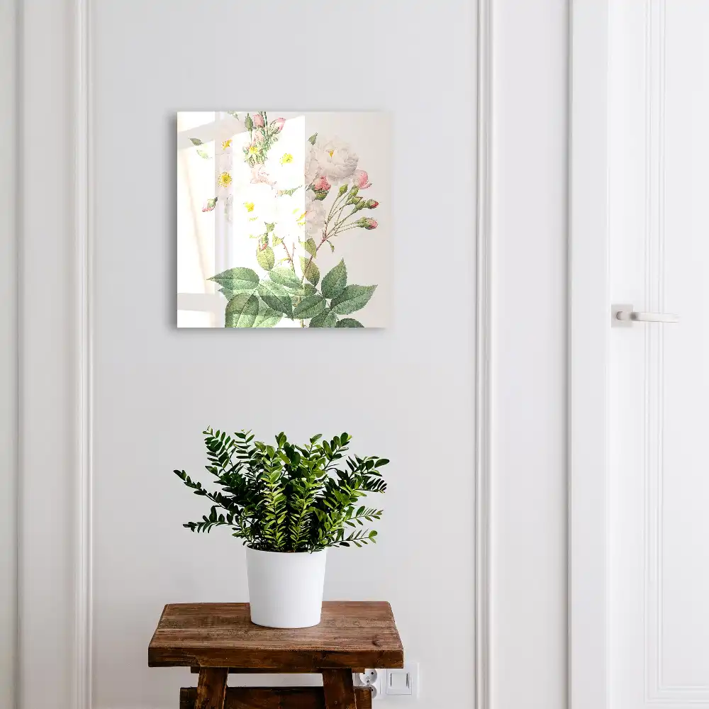 Dulapior pentru chei cu model de flori delicate pe tulpini verzi