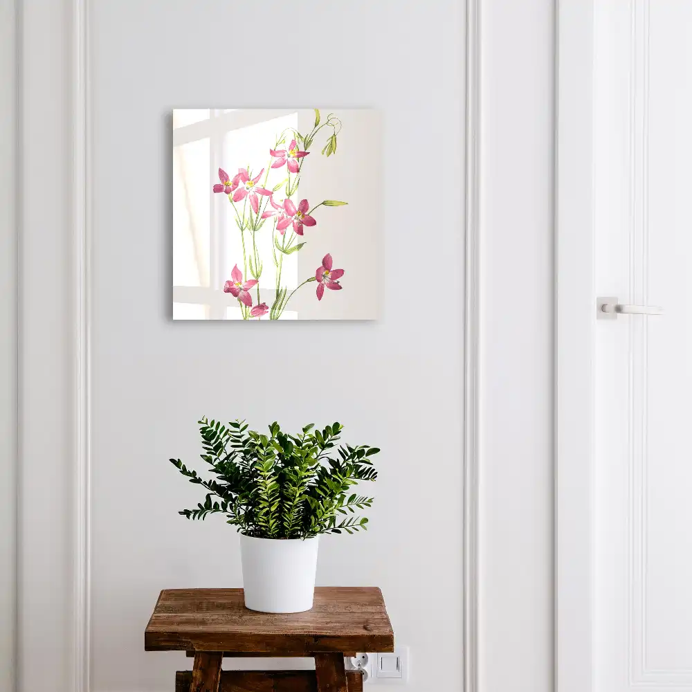 Dulapior pentru chei cu model decorativ cu flori roz pe fundal deschis