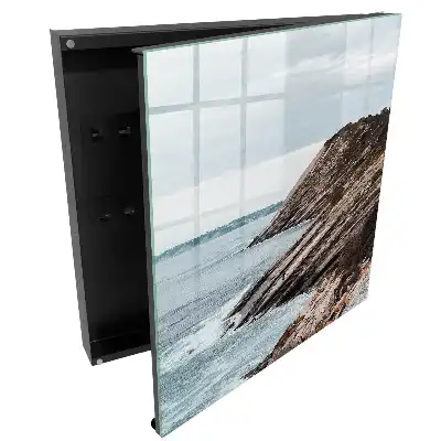 Dulapior pentru chei cu model coastă stâncoasă și mare calmă