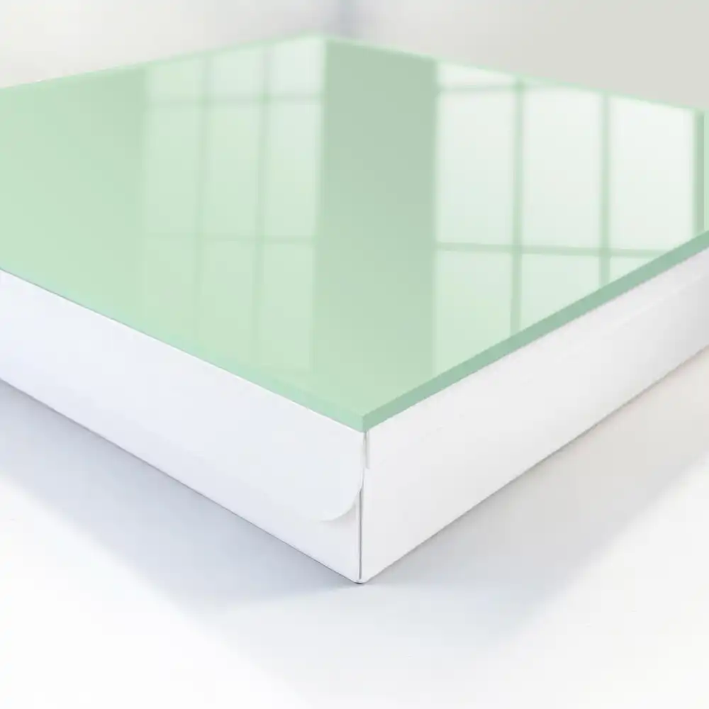 Dulapior pentru chei în nuanță verde pastel cu design minimalist