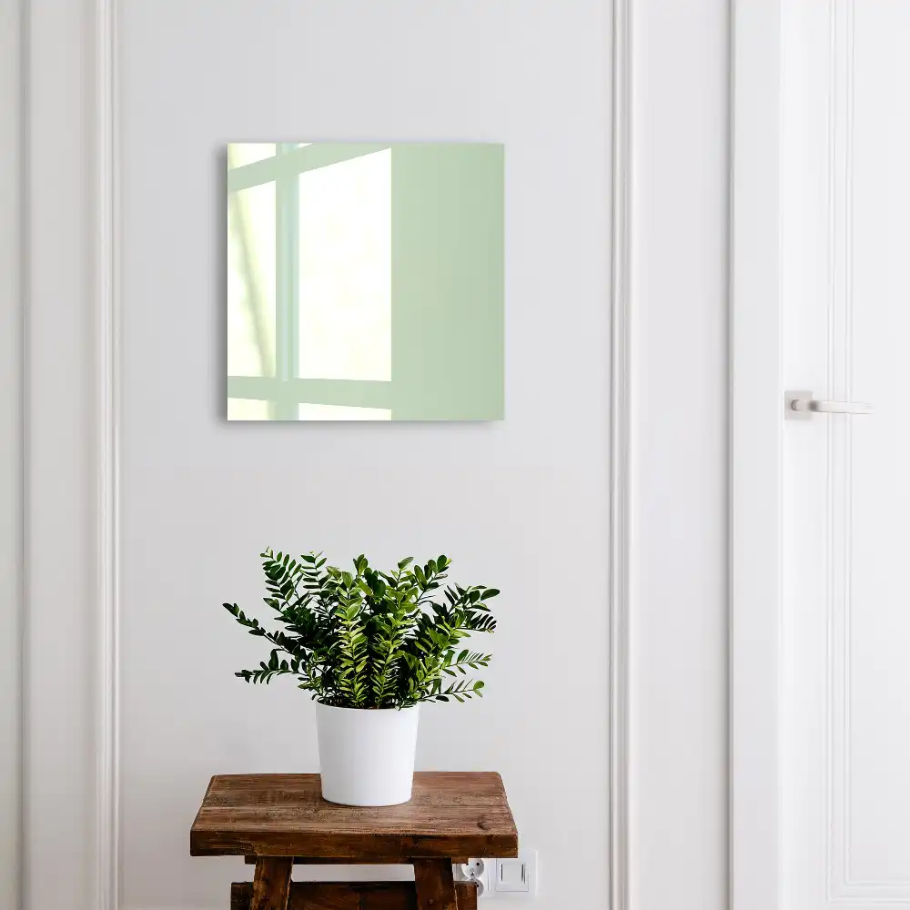 Dulapior pentru chei în nuanță verde pastel cu design minimalist