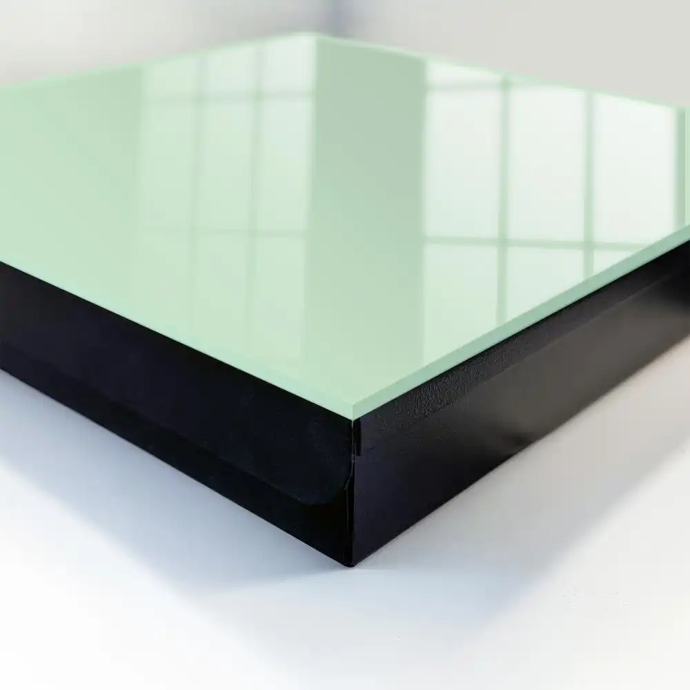 Dulapior pentru chei în nuanță verde pastel cu design minimalist