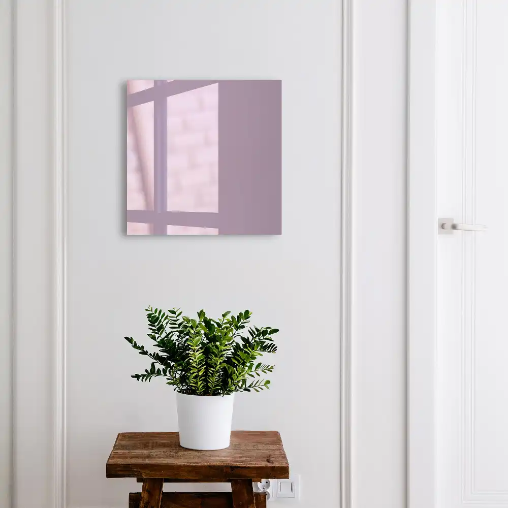 Dulapior pentru chei cu design minimalist in nuanta liliac violet