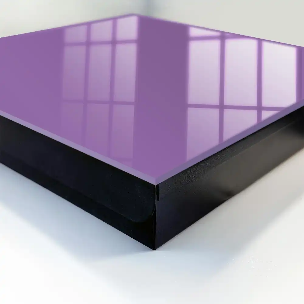 Casetă pentru chei violet cu design minimalist și elegant
