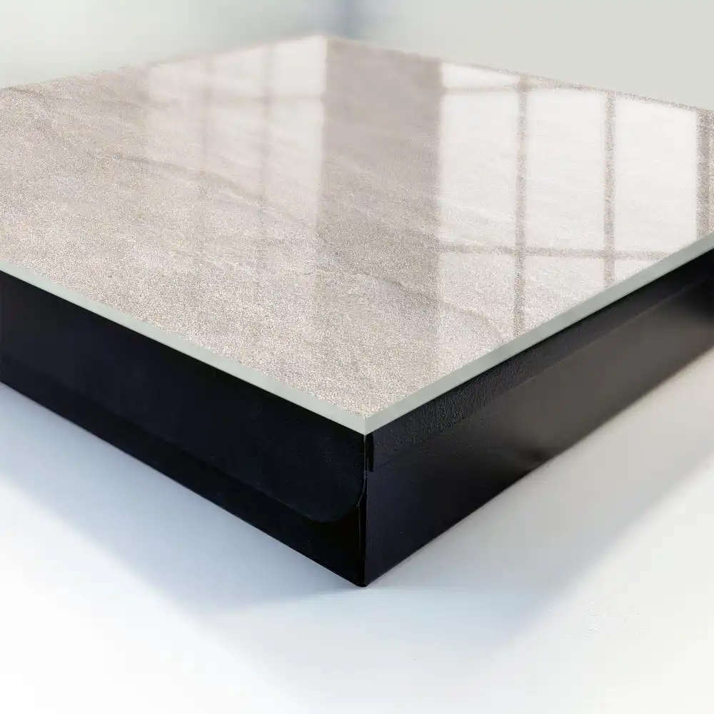 Suport pentru chei de perete cu design minimalist și textură naturală