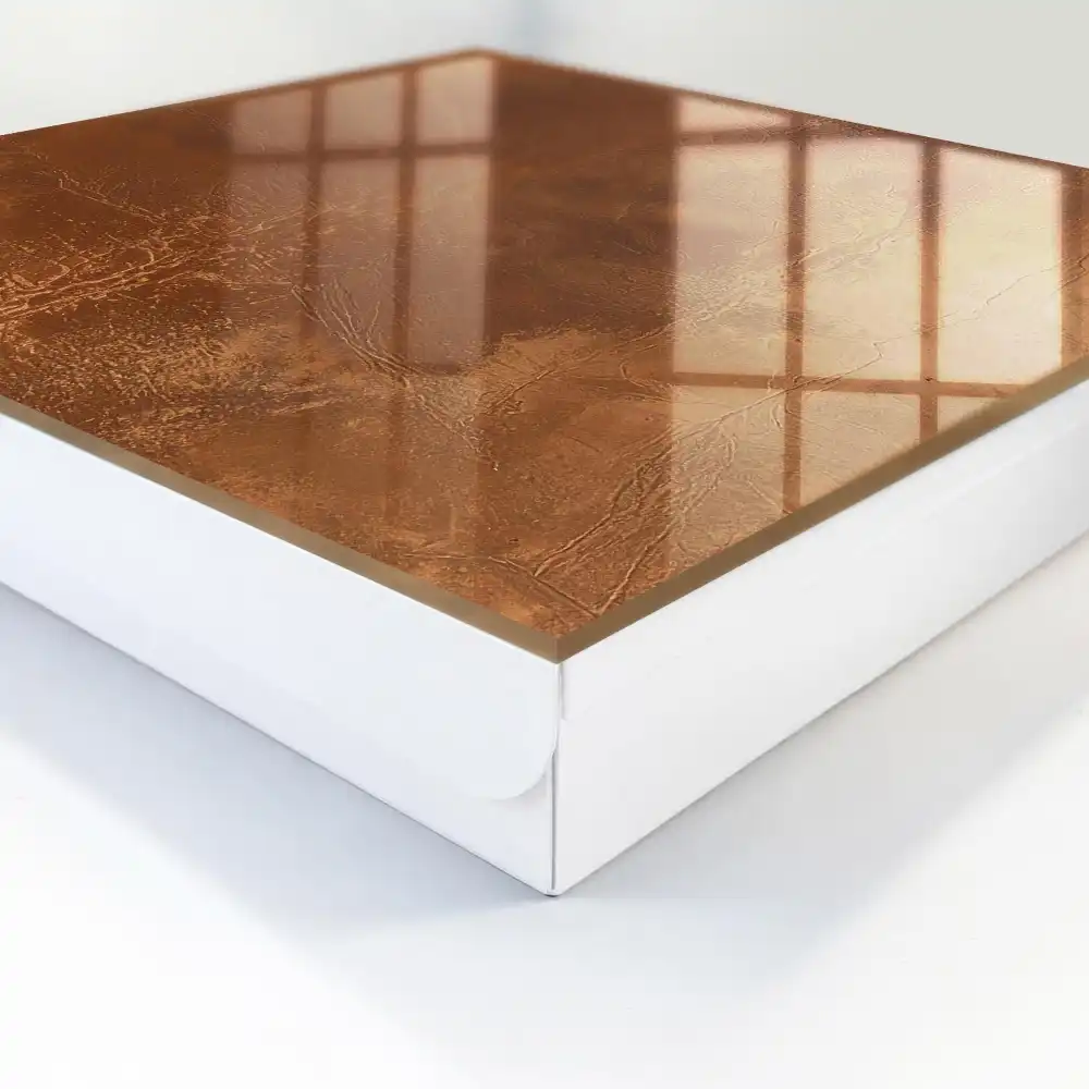 Dulapior pentru chei cu design minimalist liniar