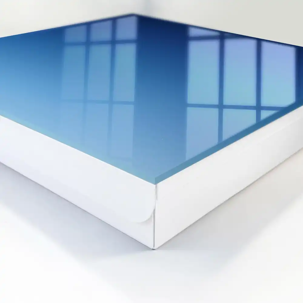 Dulapior pentru chei cu design relaxant Cer lin