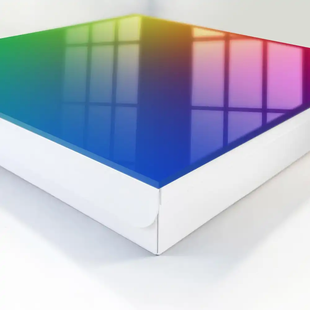 Casetă pentru chei cu design gradient curcubeu