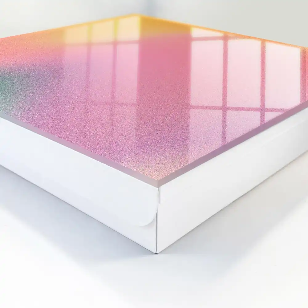 Casetă pentru chei cu design în degrade pastelat și culori vii
