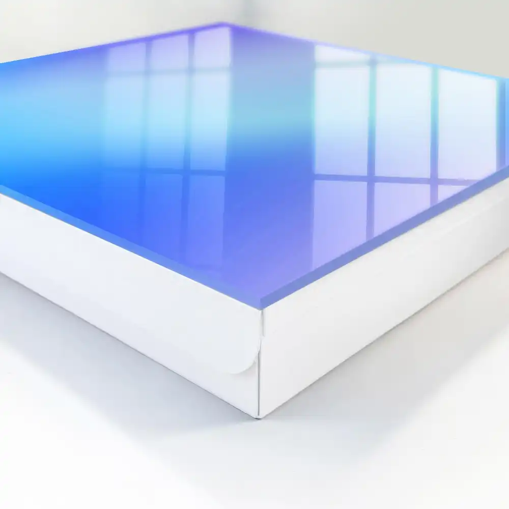 Dulăpior pentru chei cu design gradient în nuanțe de albastru și violet