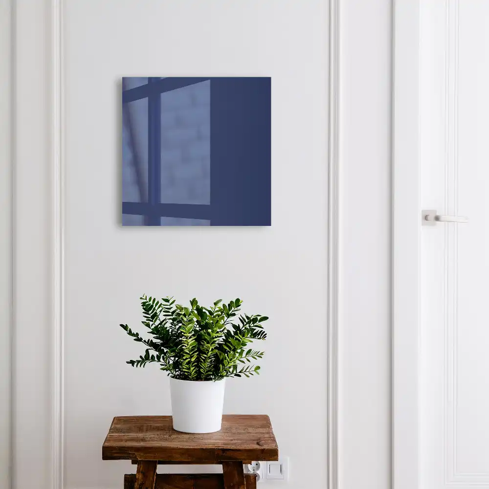 Dulapior pentru chei albastru marin cu design minimalist elegant