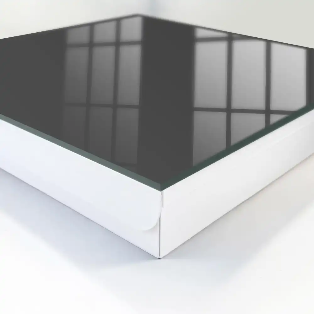 Suport de chei pentru perete cu fundal gri închis minimalist
