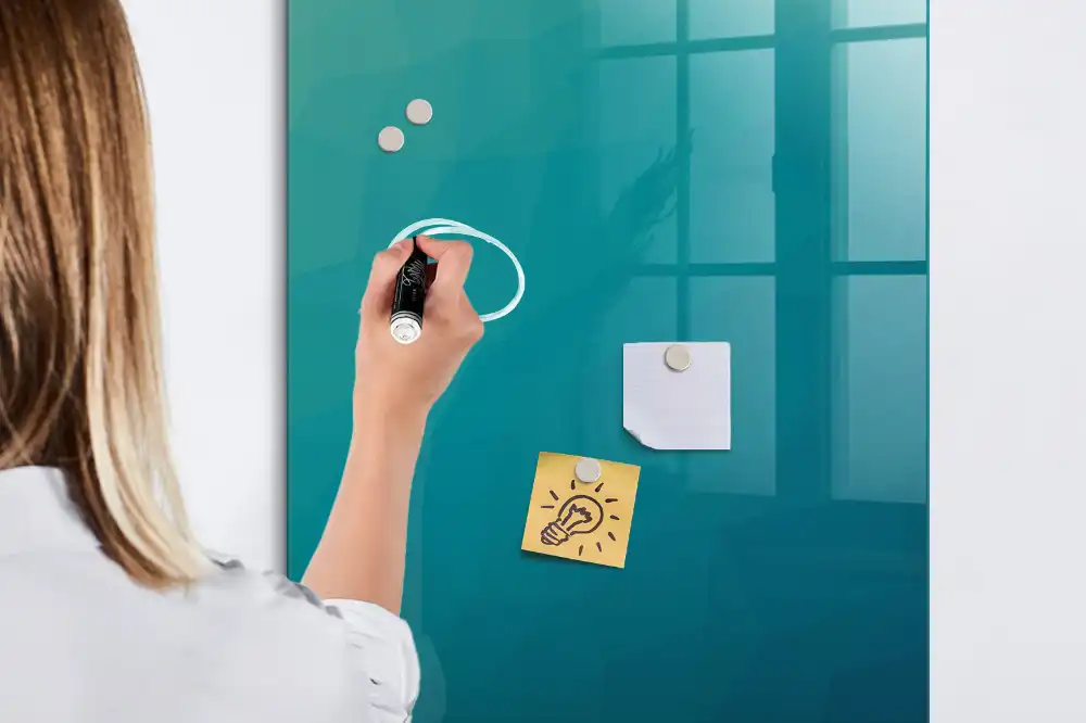 Tablă magnetică pentru desenat figuri geometrice