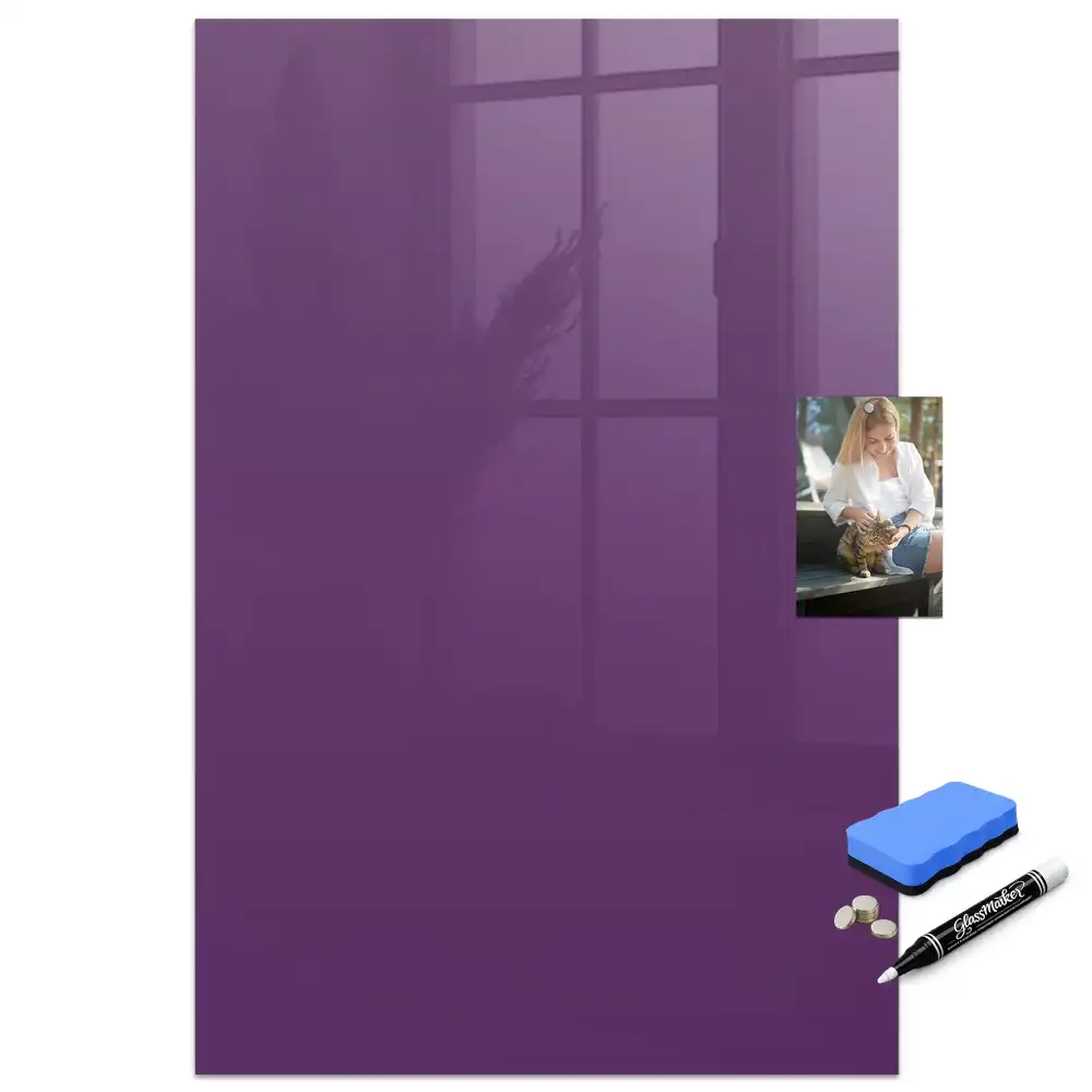 Tablă cu marker de culoare violet