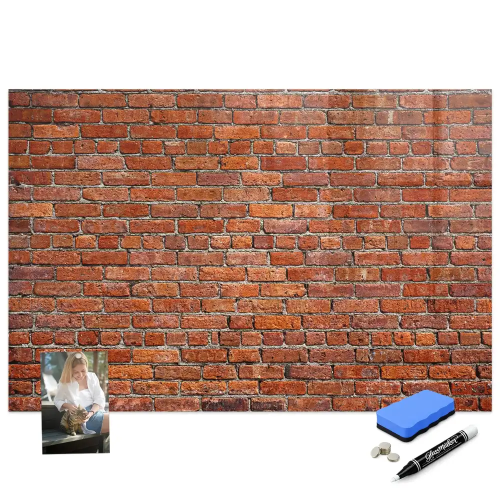 Tablă cu marker design perete din cărămidă veche