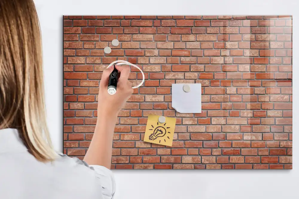 Tablă magnetică pentru perete din cărămidă