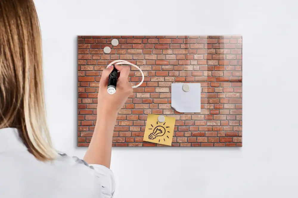 Tablă magnetică pentru perete din cărămidă