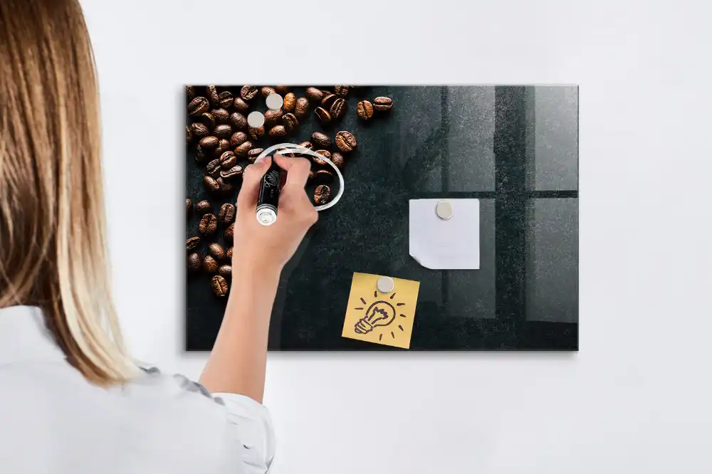 Tablă cu marker design cafea boabe