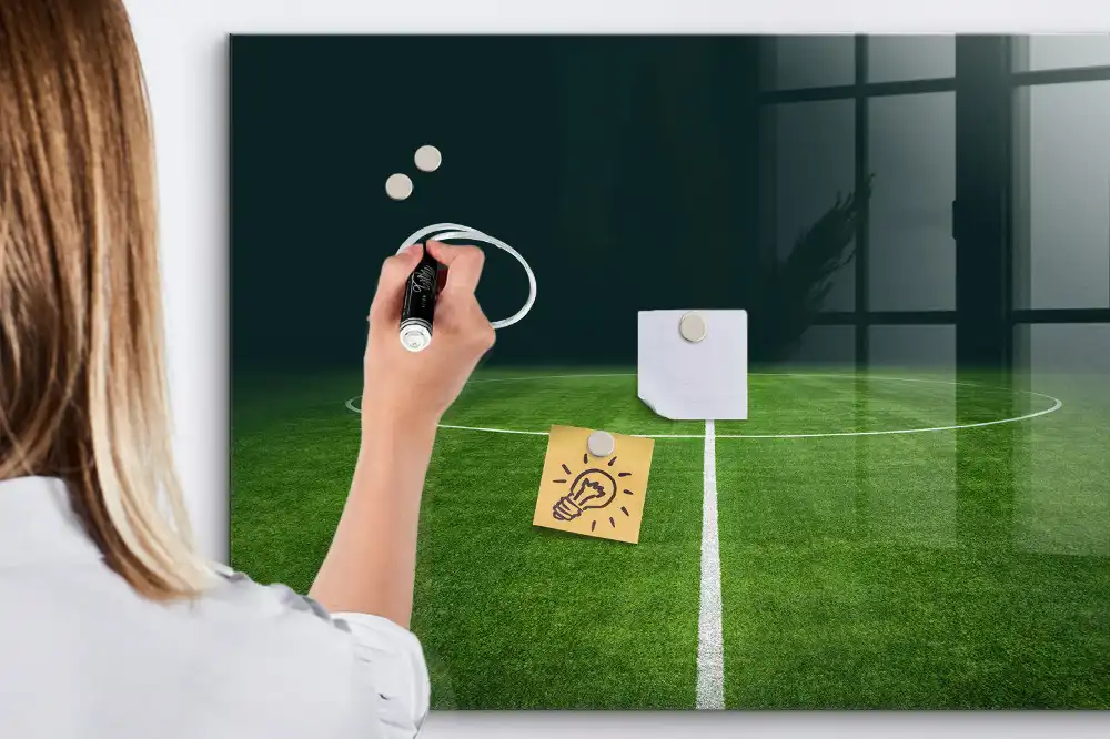 Tablă magnetică de perete cu design de gazon de fotbal